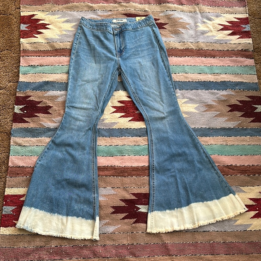 Women’s Rock&Roll Cowgirl Denim Flare Jeans with Bleached Hem